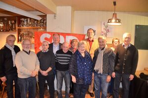 Die SPD Vorstandschaft mit dem Vorsitzenden Hartmut Manske 2 v.l. und Dr. Bernd Vilsmeier SPD Kreisvorsitzender DGF