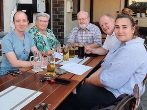 v.l. David Dick, Maria u. Hartmut Manske, Dr. Bernd Vilsmeier und Michelle Kramer