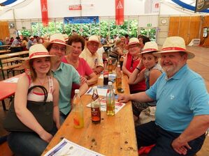 Die SPD Frontenhausen besucht mit Familien und Freunden das Familienfest